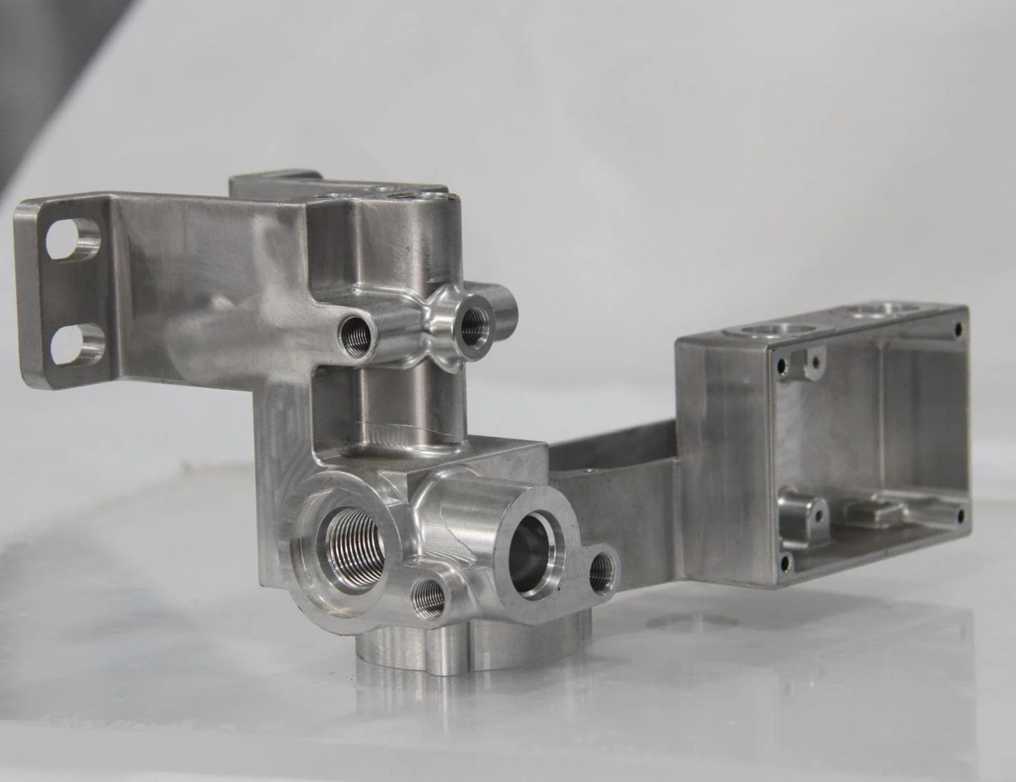 Representative multi-feature machined component for drawing review