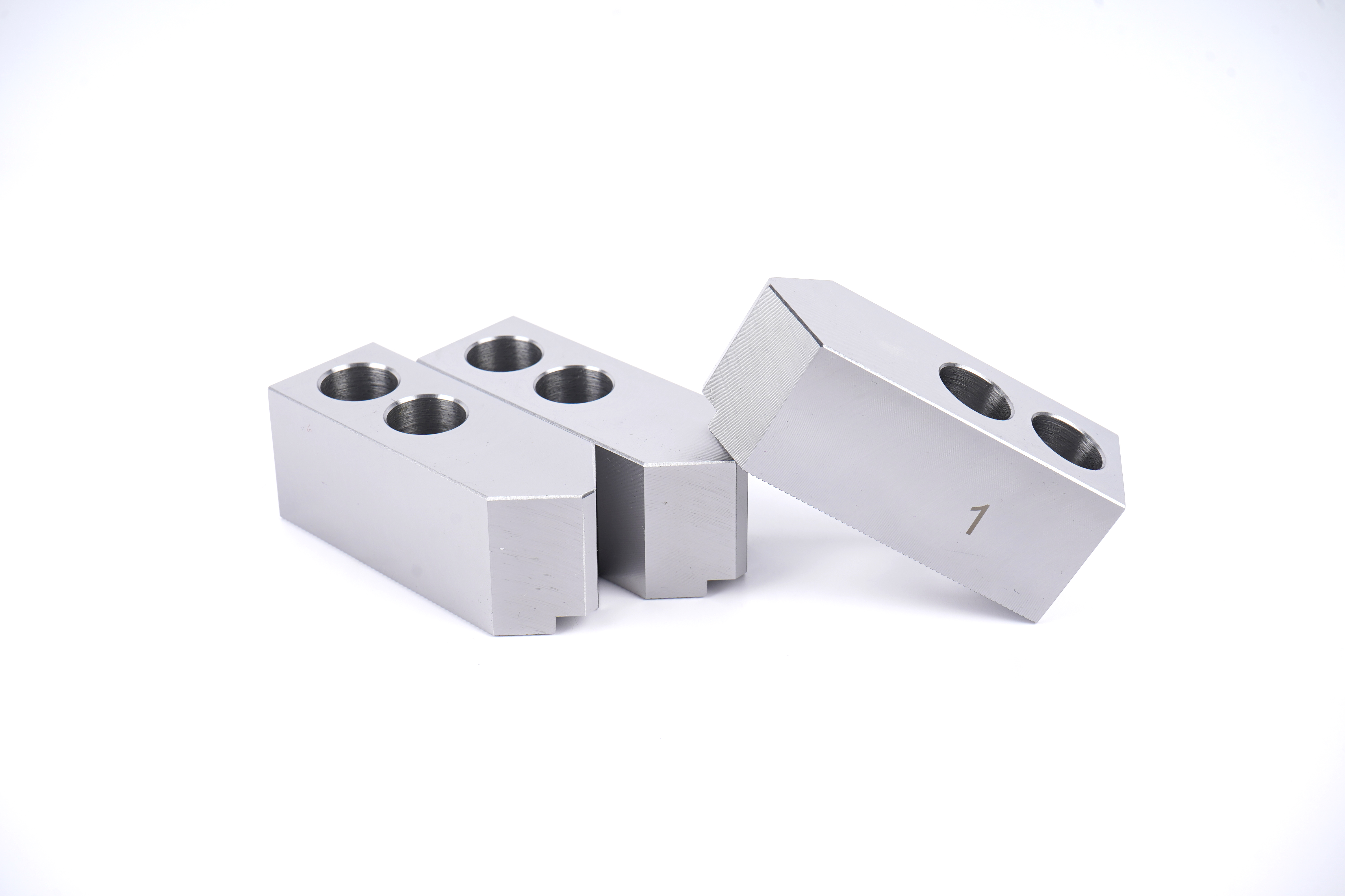 Custom chuck jaw profiles