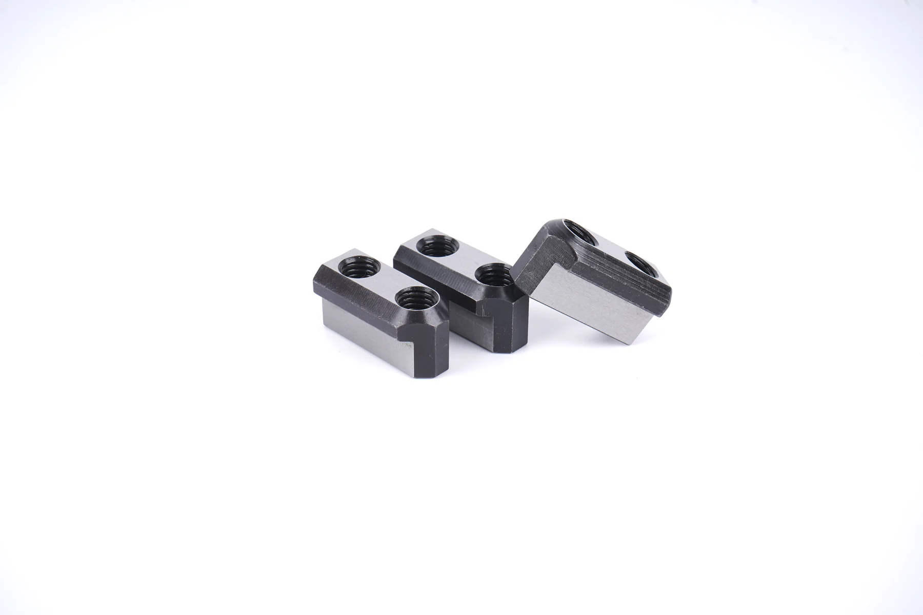 Stepped soft jaw profile